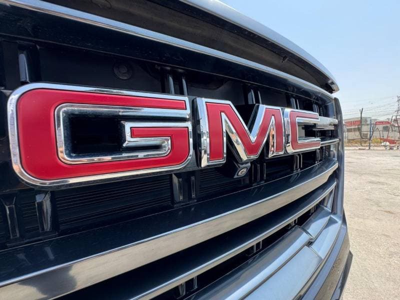 2021 GMC Yukon AT4 thumbnail 8