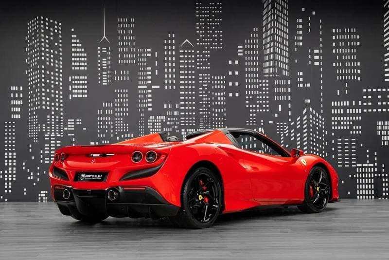2020 Ferrari F8 Spider STANDARD thumbnail 3