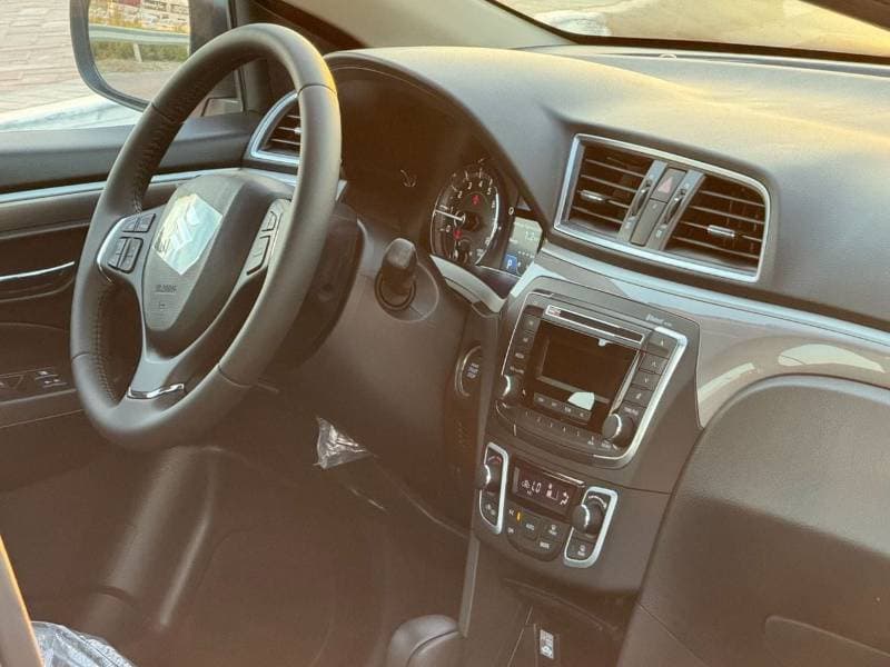 2025 Suzuki Ciaz GLX thumbnail 7