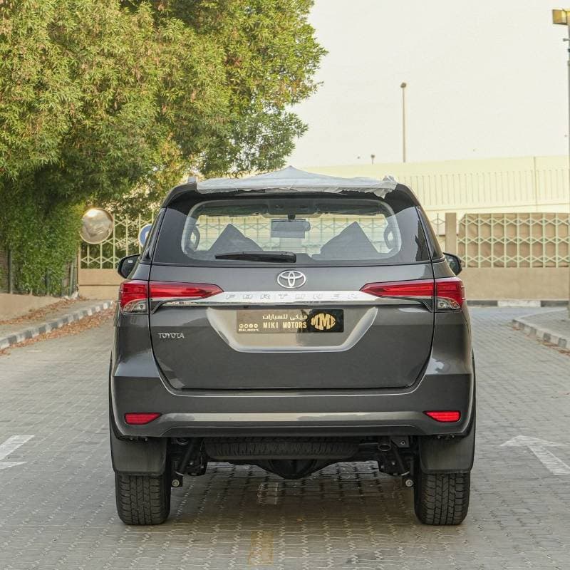 2026 Toyota Fortuner EXR thumbnail 4