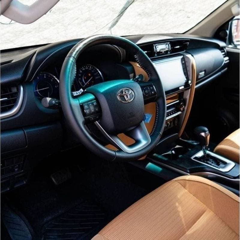 2026 Toyota Fortuner SR5 thumbnail 8