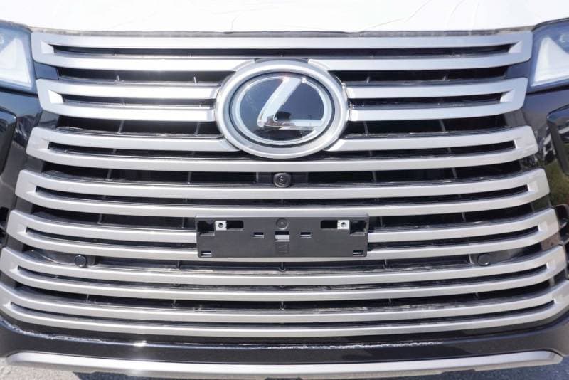 2026 Lexus LX600 SIGNATURE thumbnail 3