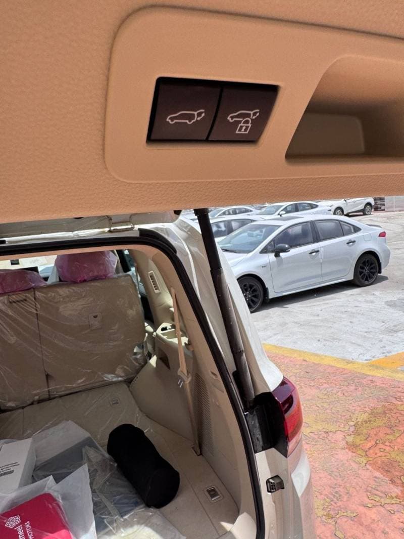 2026 Toyota Land Cruiser VX thumbnail 3