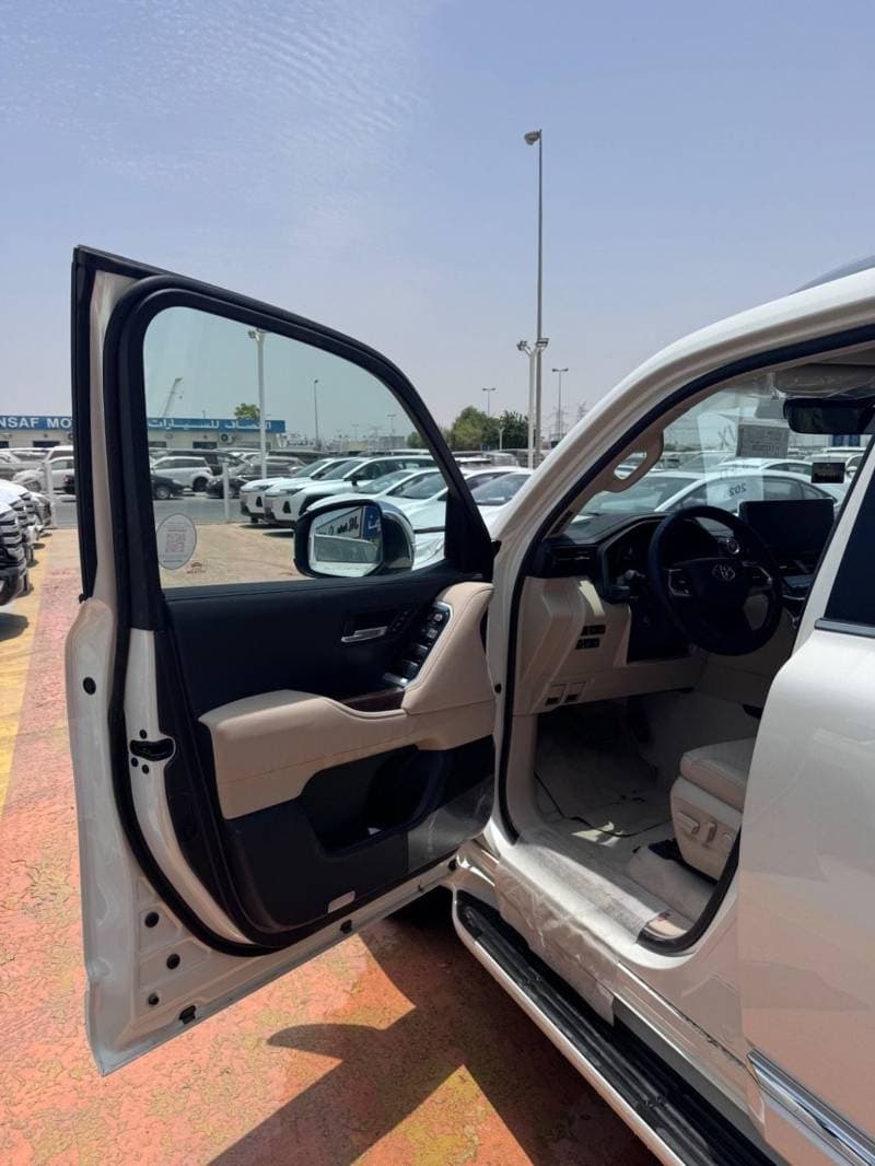 2026 Toyota Land Cruiser VX thumbnail 8