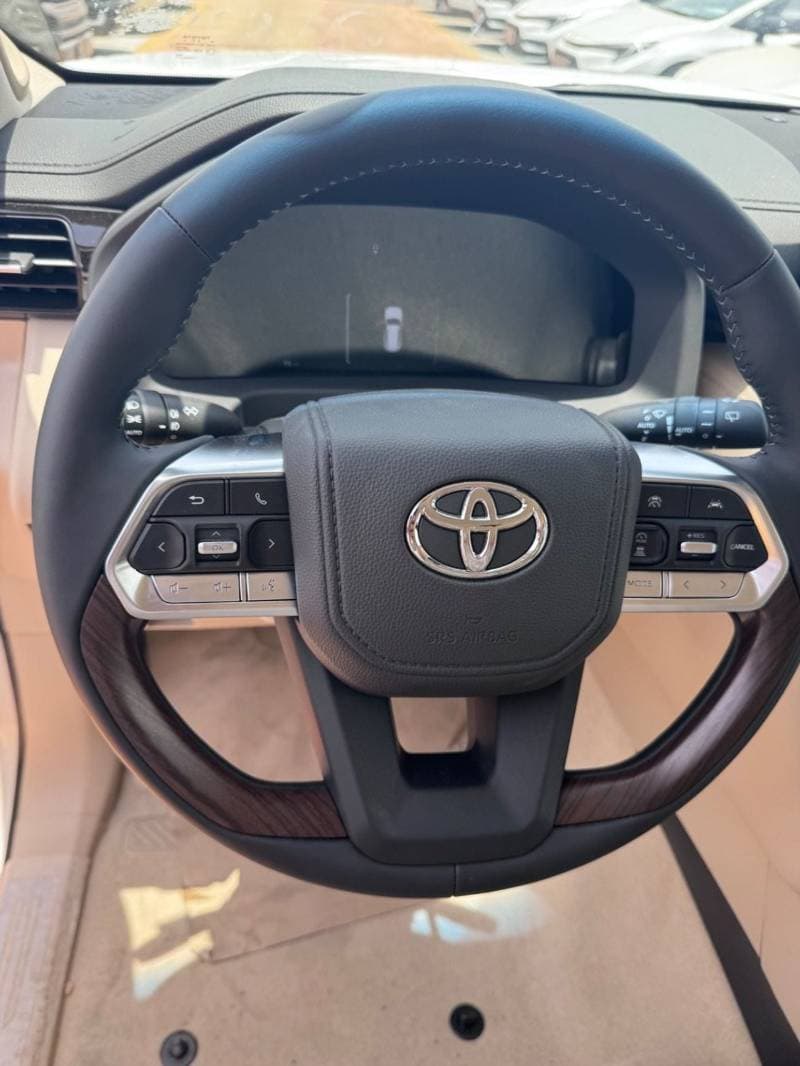 2026 Toyota Land Cruiser VX thumbnail 7