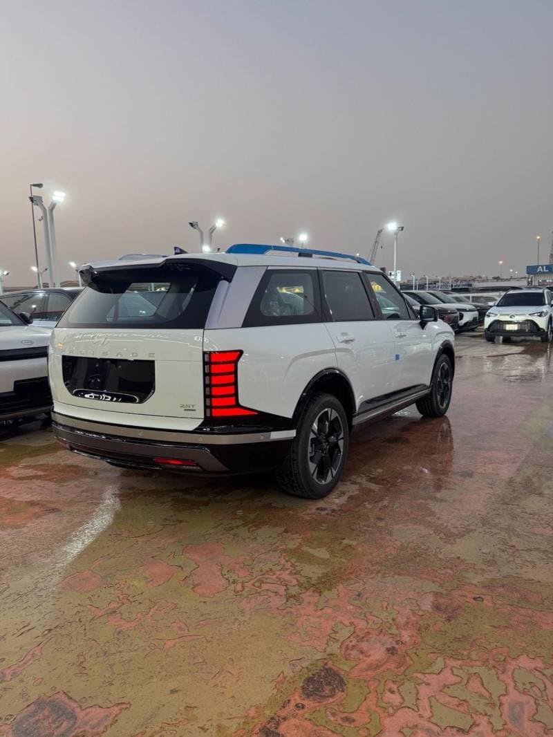 2026 Hyundai Palisade LIMITED thumbnail 6