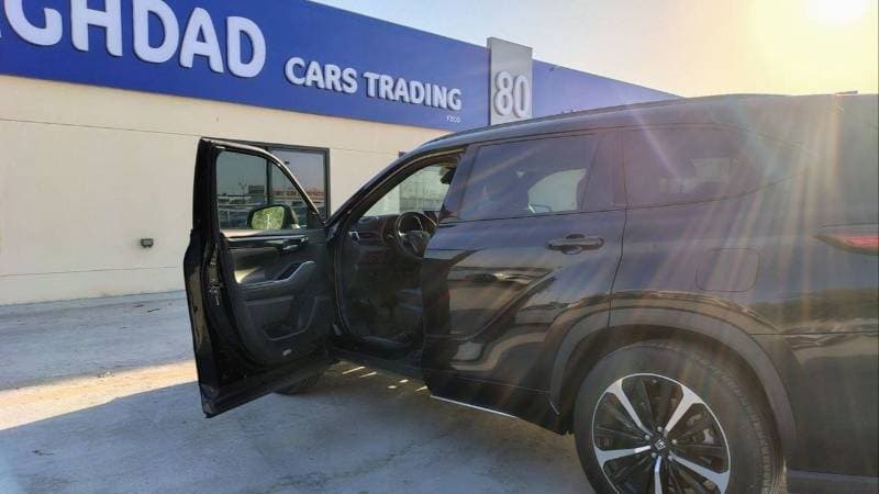 2023 Toyota Highlander LTD HEV thumbnail 7
