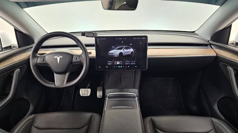 2022 Tesla Model Y PERFORMANCE thumbnail 2