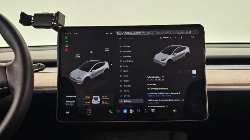 2022 Tesla Model Y PERFORMANCE thumbnail 3