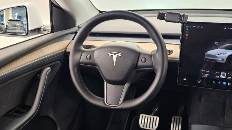 2022 Tesla Model Y PERFORMANCE thumbnail 4
