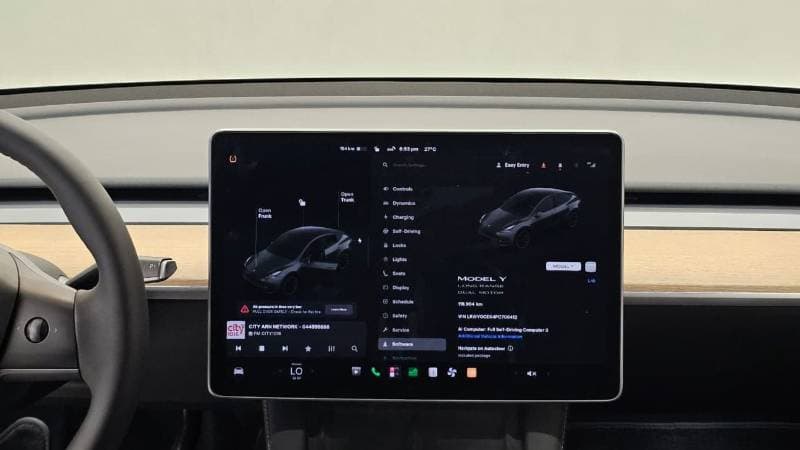 2023 Tesla Model Y LONG RANGE thumbnail 3