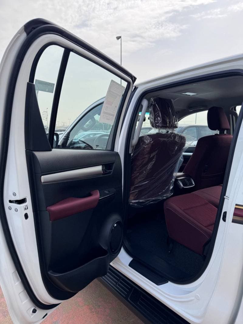 2026 Toyota Hilux GLX thumbnail 4