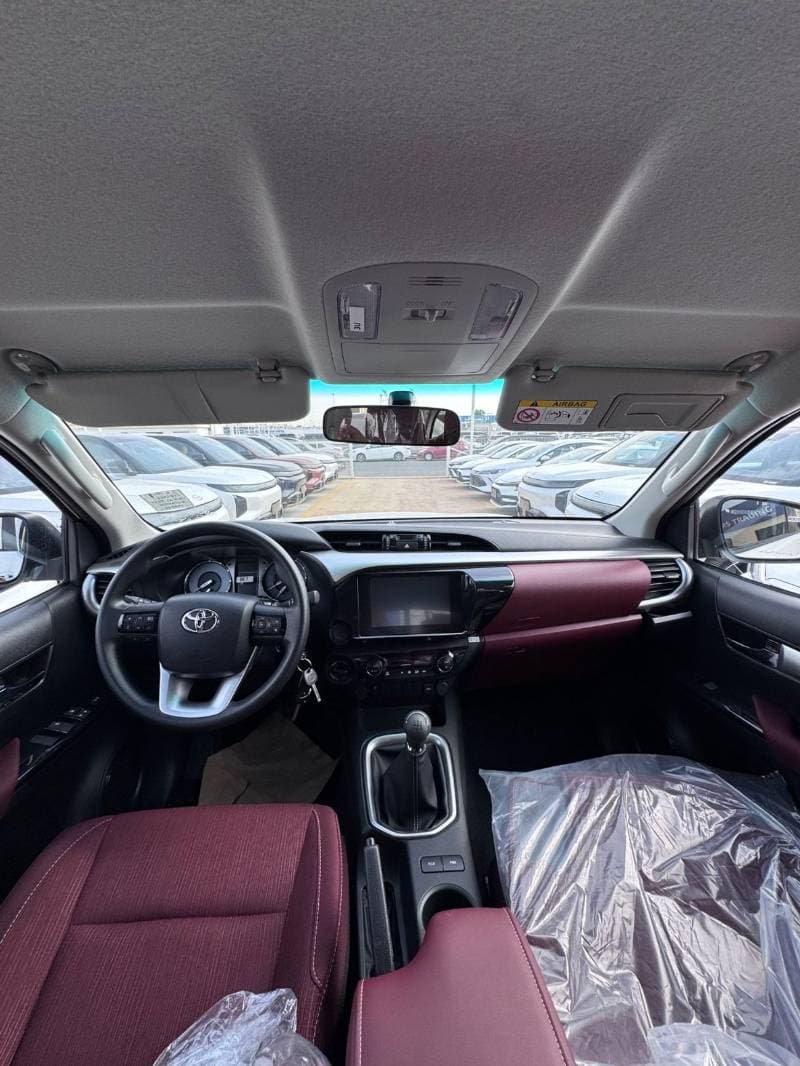 2026 Toyota Hilux GLX thumbnail 5
