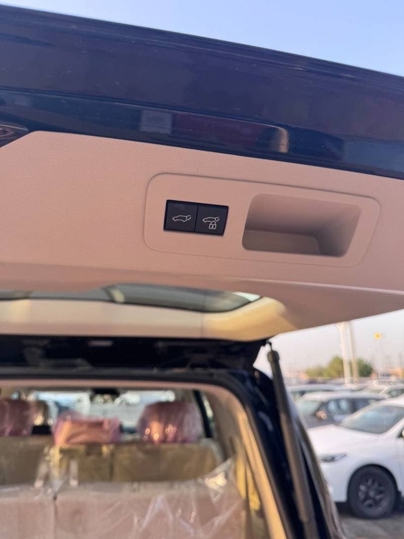 2026 Toyota Land Cruiser VX thumbnail 4
