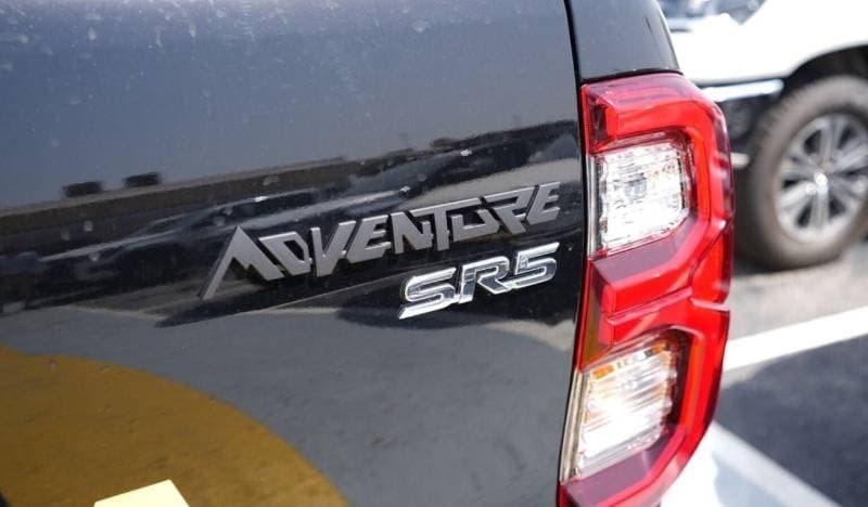 2024 Toyota Hilux ADVENTURE thumbnail 4