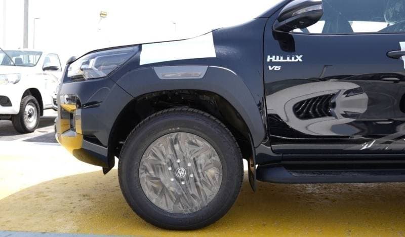 2024 Toyota Hilux ADVENTURE thumbnail 3