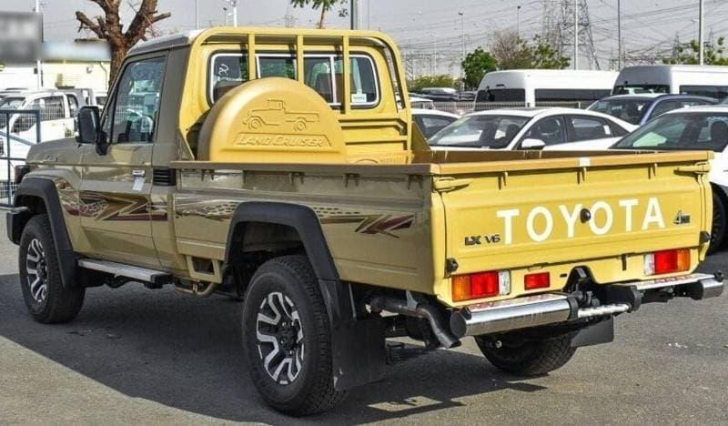 2024 Toyota Land Cruiser Pick Up thumbnail 4