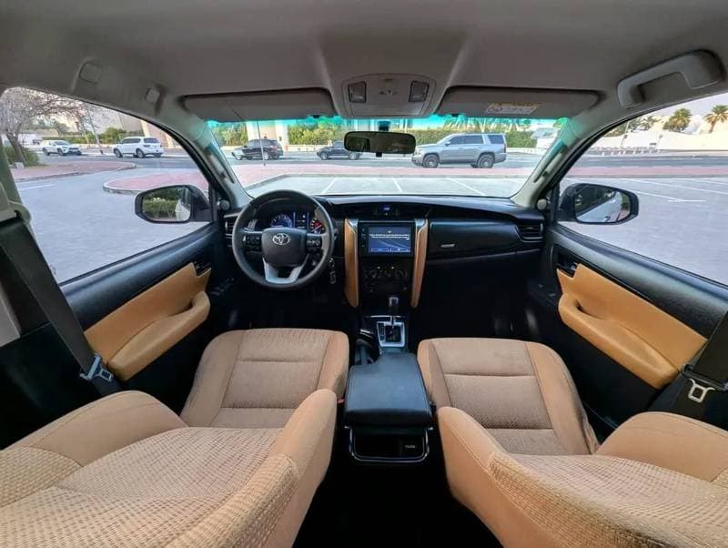 2022 Toyota Fortuner VX2 thumbnail 8