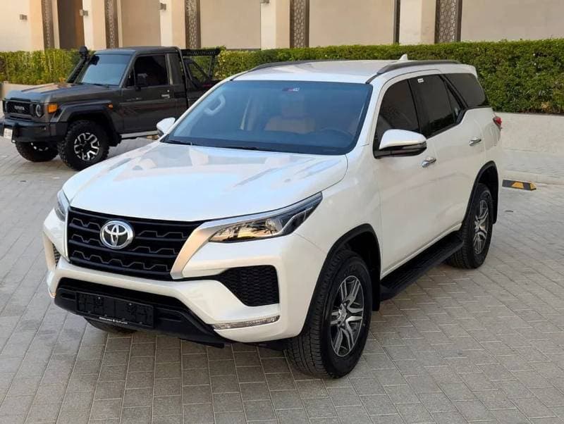 2023 Toyota Fortuner EXR thumbnail 2