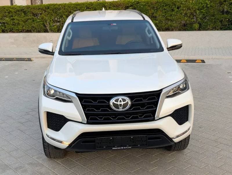 2023 Toyota Fortuner EXR thumbnail 3