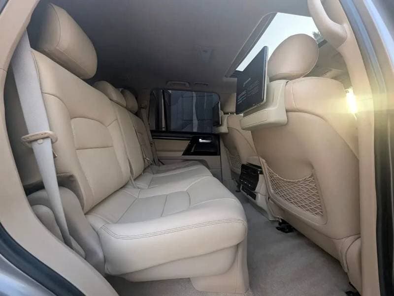 2013 Toyota Land Cruiser VXR thumbnail 6