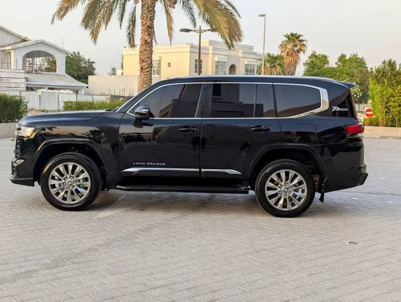 2023 Toyota Land Cruiser GXR thumbnail 7