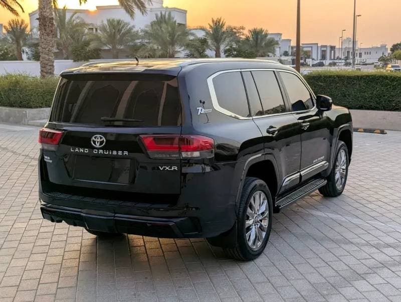 2023 Toyota Land Cruiser GXR thumbnail 5