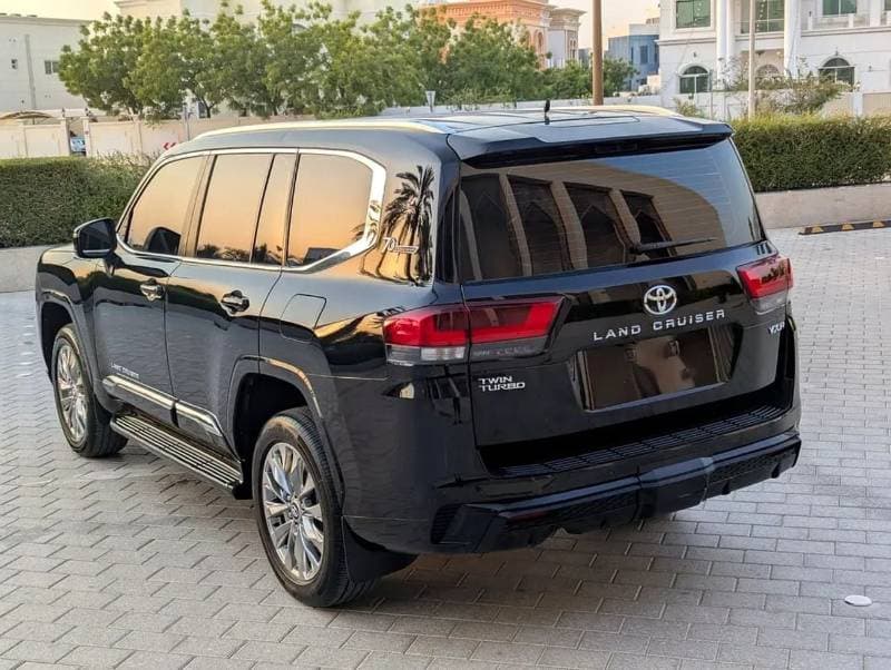 2023 Toyota Land Cruiser GXR thumbnail 4