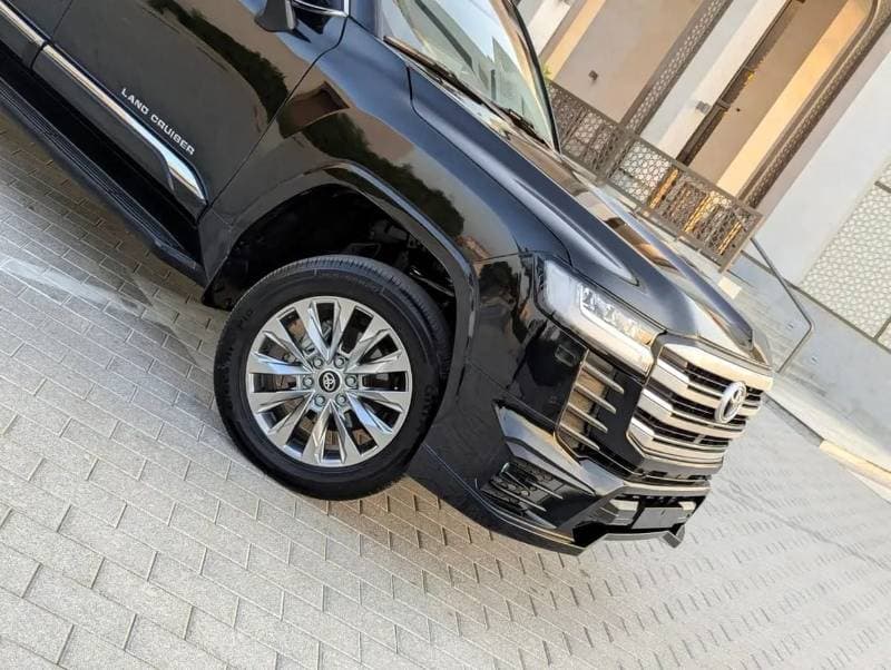 2023 Toyota Land Cruiser GXR thumbnail 8