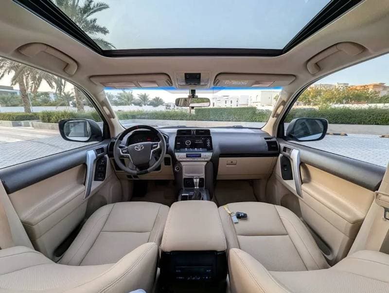 2018 Toyota Prado GXR thumbnail 3