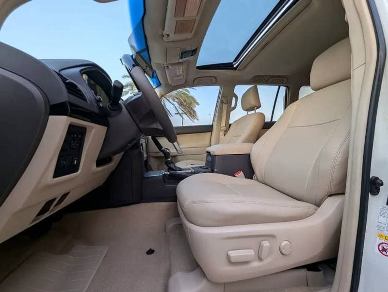 2018 Toyota Prado GXR thumbnail 4