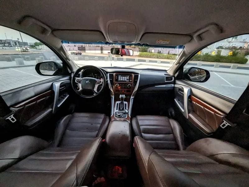 2019 Mitsubishi Montero Sport GLS thumbnail 6