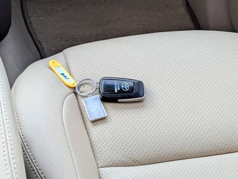 2018 Toyota Prado GXR thumbnail 8