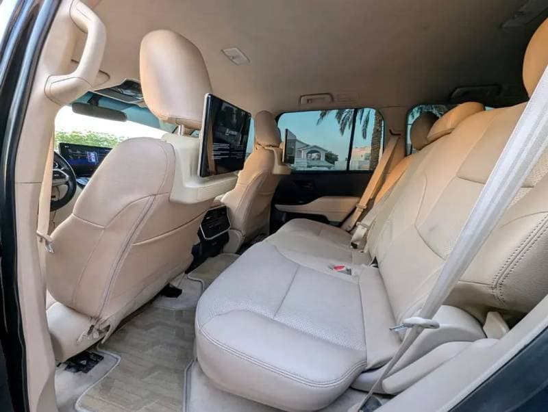 2024 Toyota Land Cruiser GXR thumbnail 7