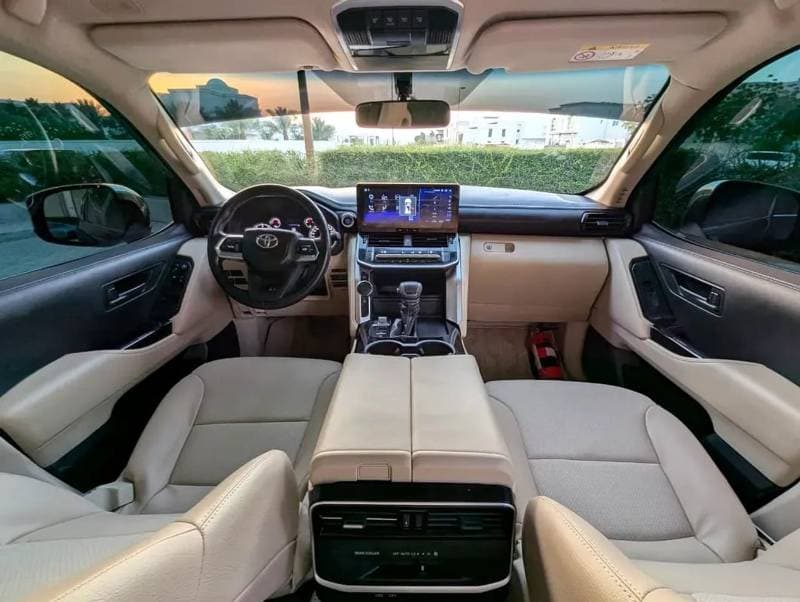 2024 Toyota Land Cruiser GXR thumbnail 3