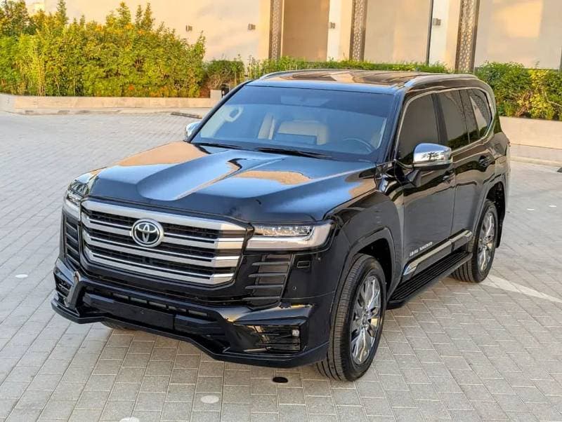 2024 Toyota Land Cruiser GXR thumbnail 2