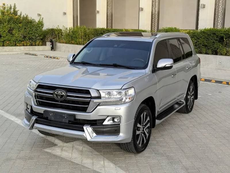 2019 Toyota Land Cruiser VXR thumbnail 3