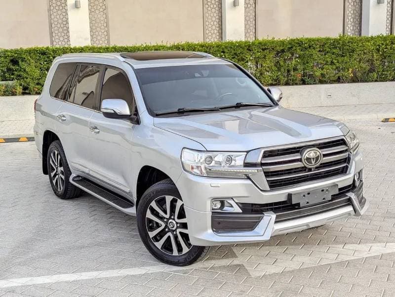 2019 Toyota Land Cruiser VXR thumbnail 2
