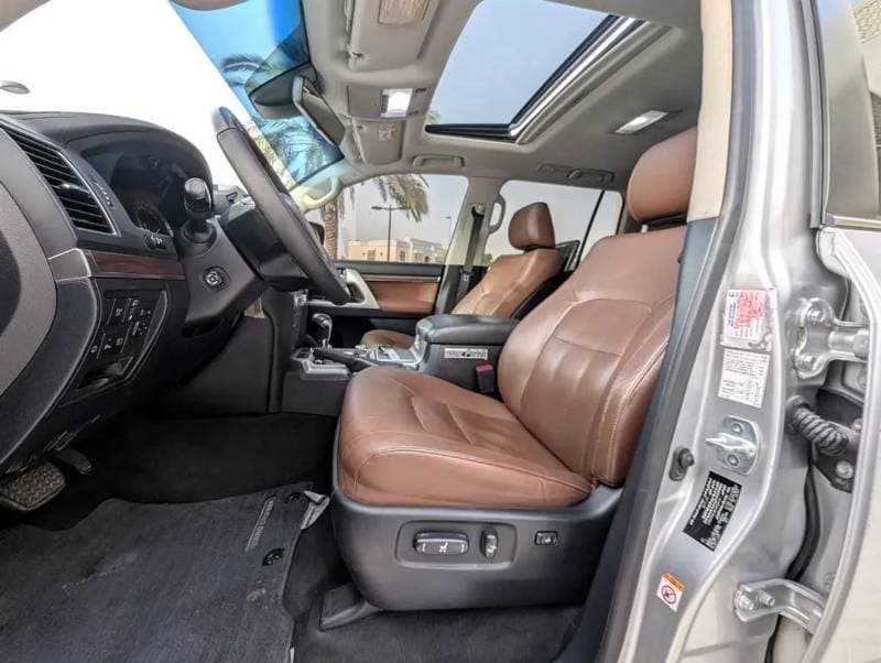 2019 Toyota Land Cruiser VXR thumbnail 7