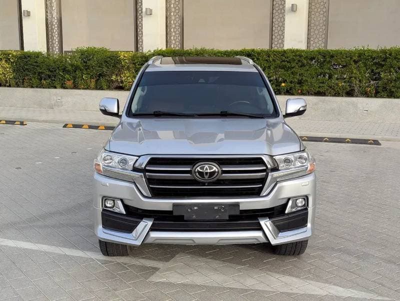 2019 Toyota Land Cruiser VXR thumbnail 6