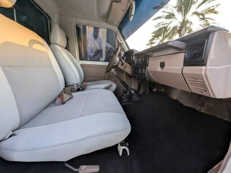 2000 Toyota Land Cruiser 70 LC79 STANDARD thumbnail 3