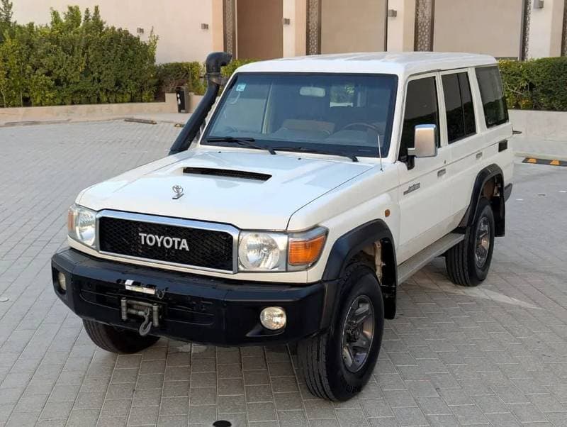 2018 Toyota Land Cruiser 70 LC79 LX thumbnail 2