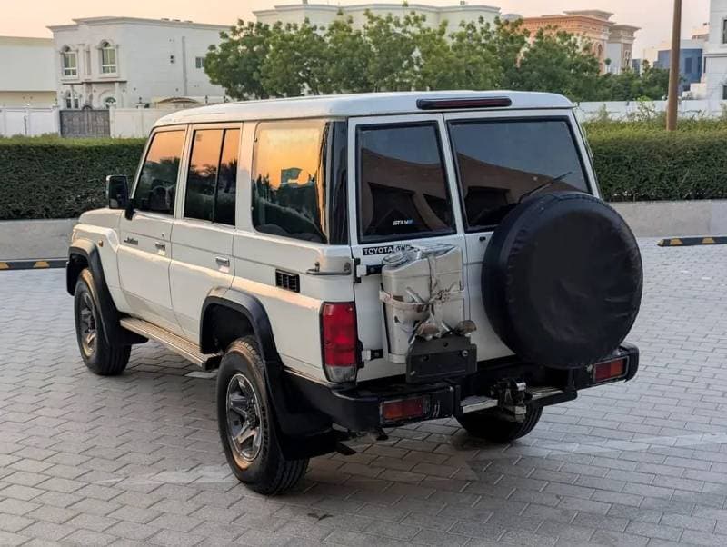 2018 Toyota Land Cruiser 70 LC79 LX thumbnail 5