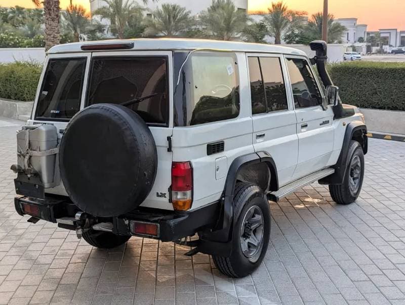 2018 Toyota Land Cruiser 70 LC79 LX thumbnail 4
