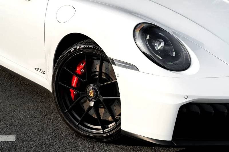 2025 Porsche 911 CARRERA GTS thumbnail 3