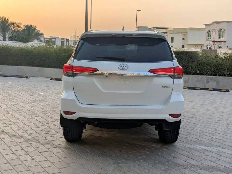 2023 Toyota Fortuner VXR thumbnail 7