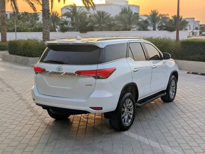 2023 Toyota Fortuner VXR thumbnail 6