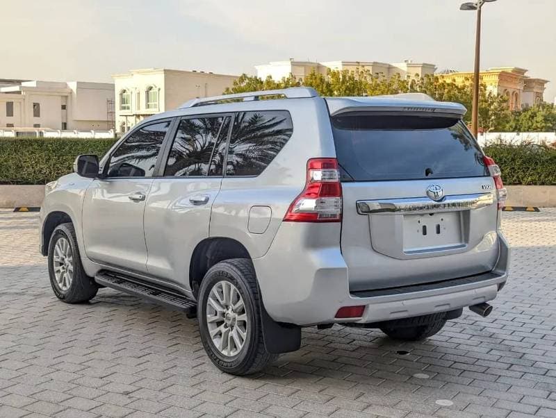 2016 Toyota Prado VXR thumbnail 6