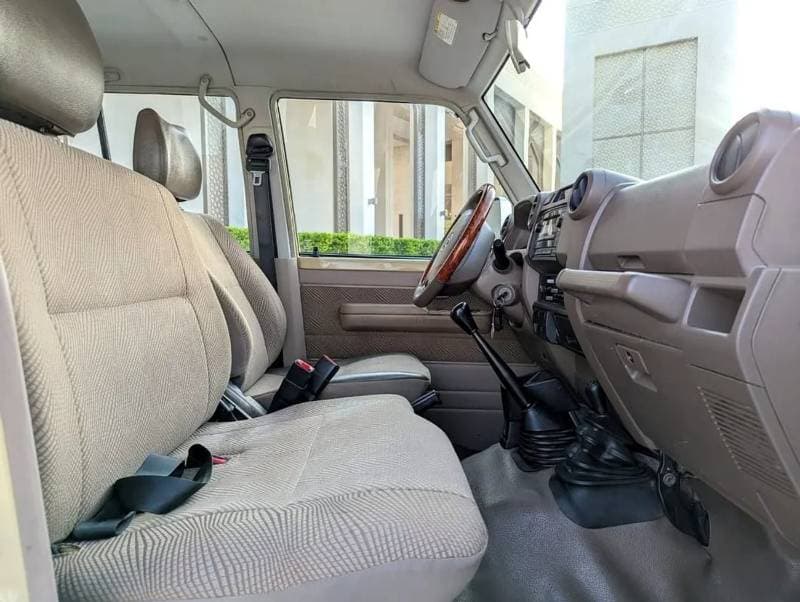 2014 Toyota Land Cruiser 70 LC79 LX thumbnail 5