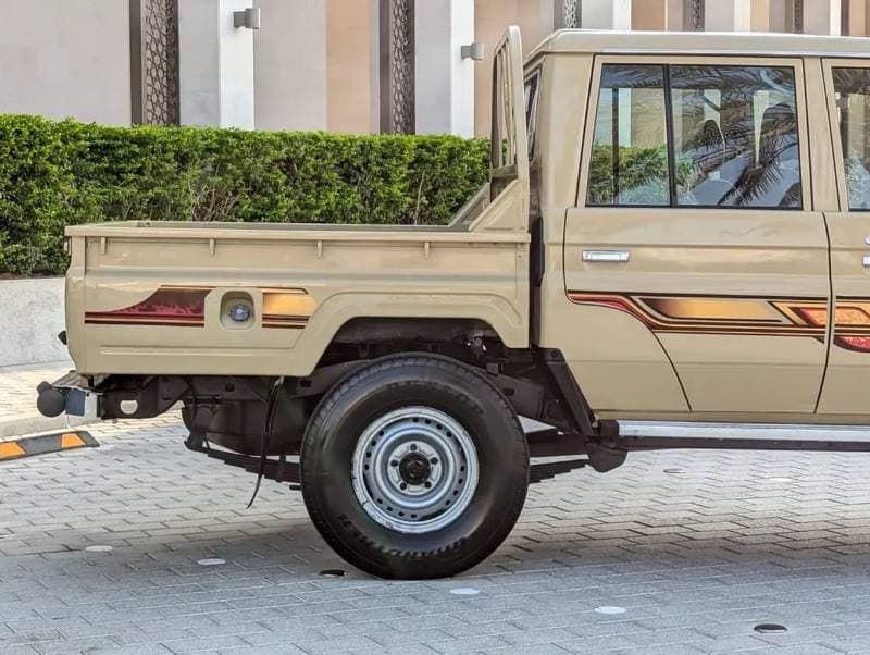 2014 Toyota Land Cruiser 70 LC79 LX thumbnail 8